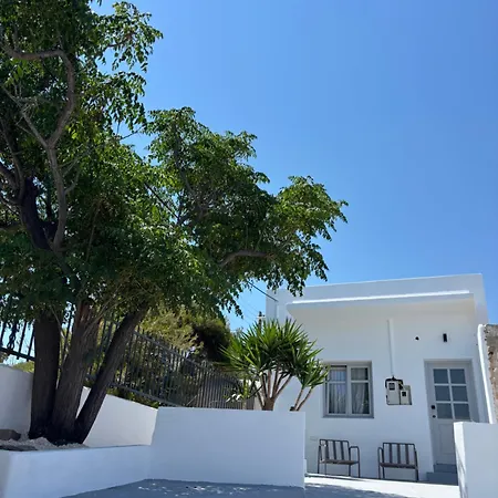 Flora's House Apartmán